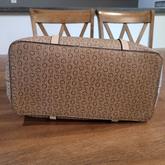 Guess 1981 purse tote. NWOT. Beige. - Picture 4 of 14